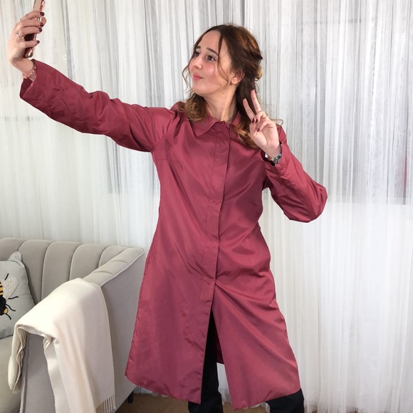 21. In wear coat - Picture 3 of 16